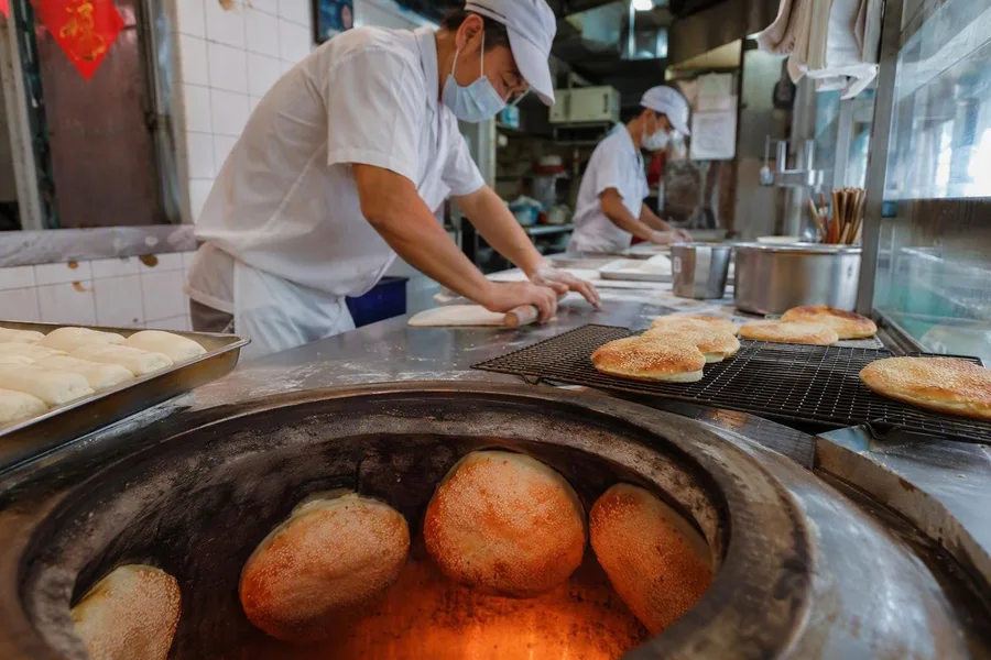 Een beeld van De eerste oven.