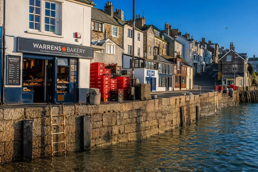 Een beeld van Newlyn terwijl het water stijgt.