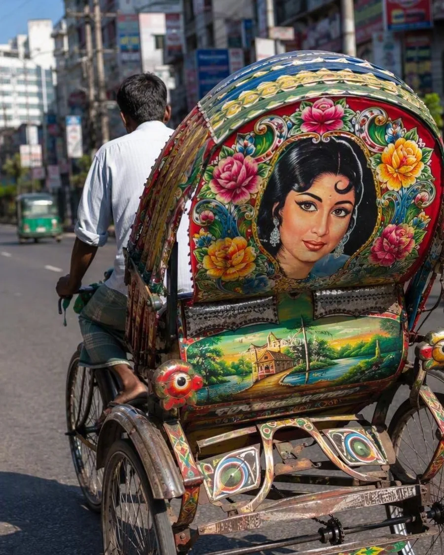 Filmsterren op blik: de rijdende riksjakunst van Dhaka