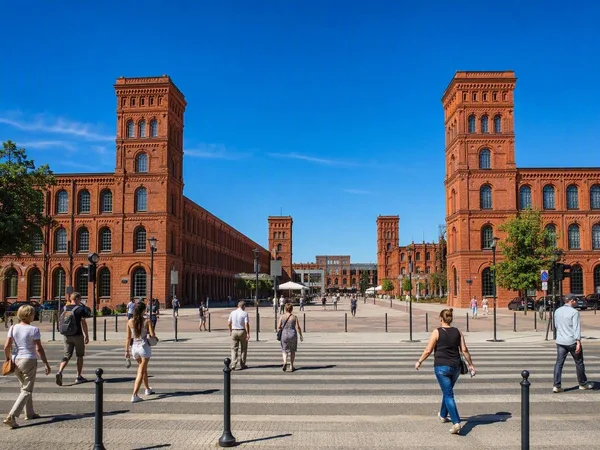 Van katoenspinnerij tot stadsplein: Łódź na Poznański
