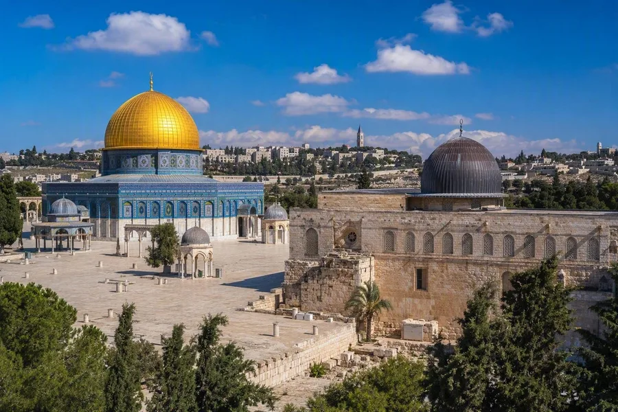 De Rotskoepel en Al-Aqsa-moskee staan op de verhoogde Haram al-Sharif in Jeruzalem.