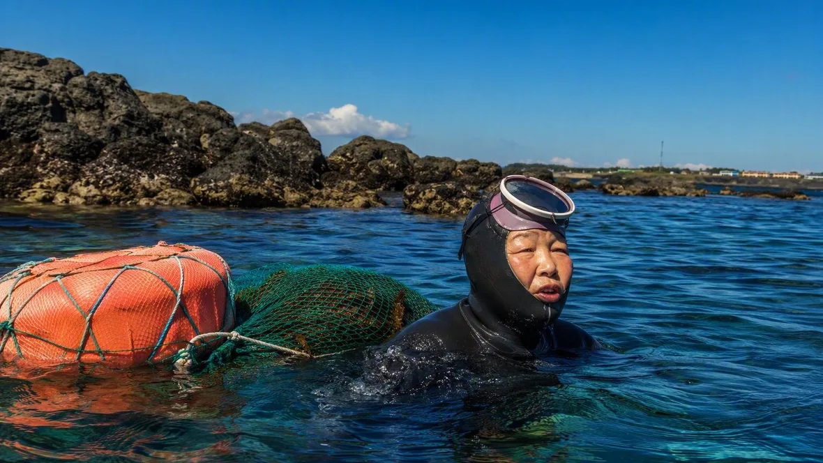 Op één ademteug: het werk van de haenyeo op Jeju