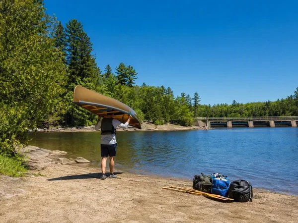 Van Canoe Lake naar Joe Lake: peddelen, dragen, kamperen