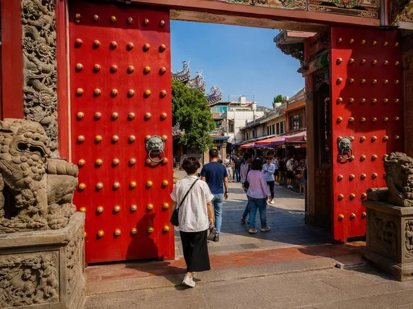 Van Mazu tot melkvis: eten tussen de tempels van oud Tainan