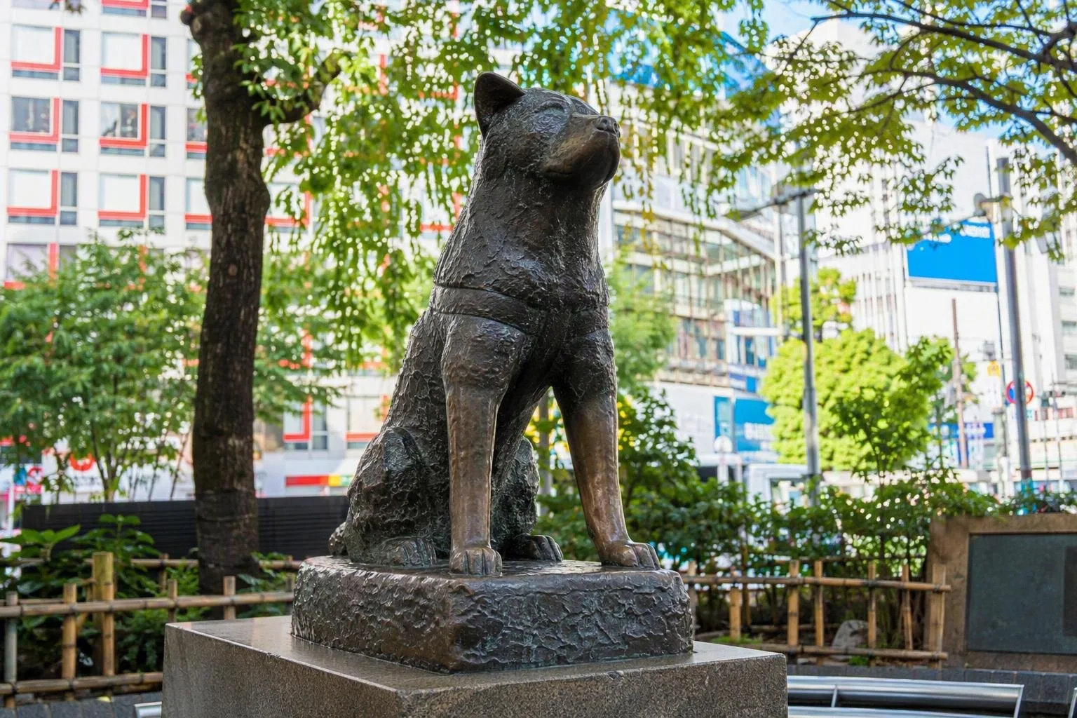Hachikō Square
