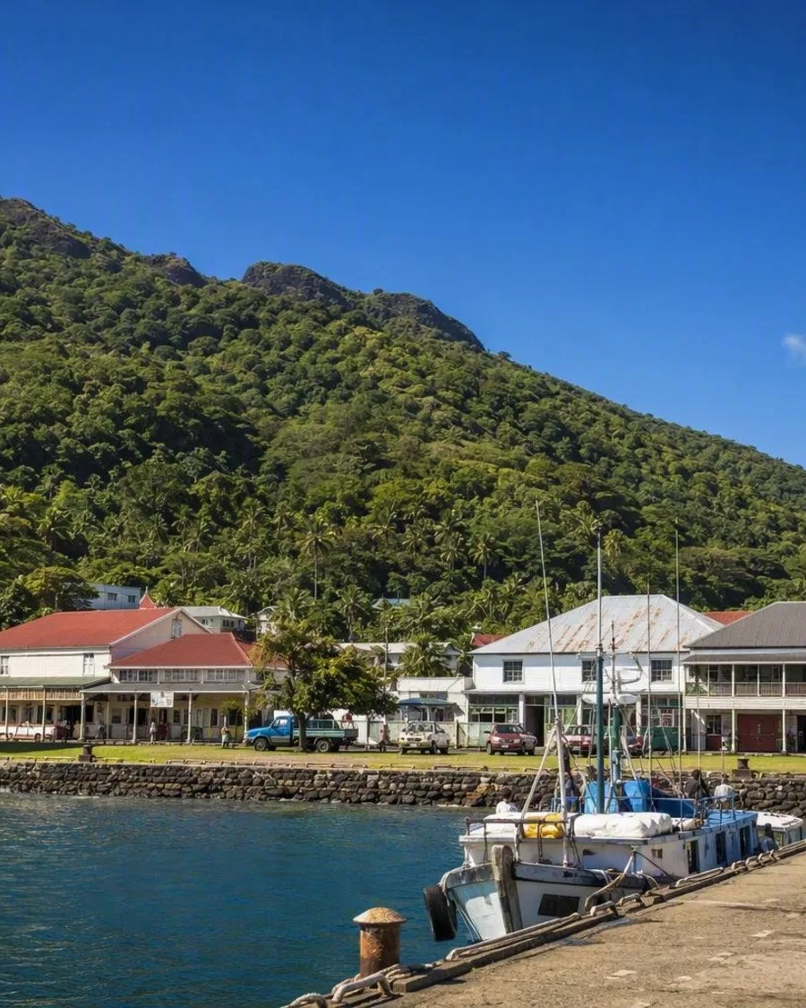 Levuka, between the wharf and the hills