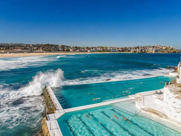 Langs baden en zandsteen van Bondi naar Coogee