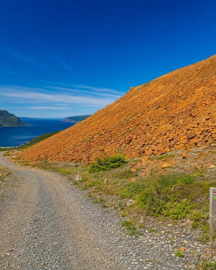 Vier kilometer langs de aardmantel op de Tablelands Trail