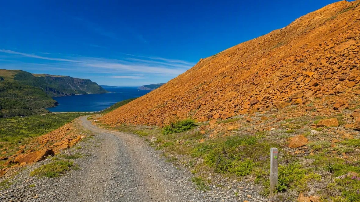 Vier kilometer langs de aardmantel op de Tablelands Trail