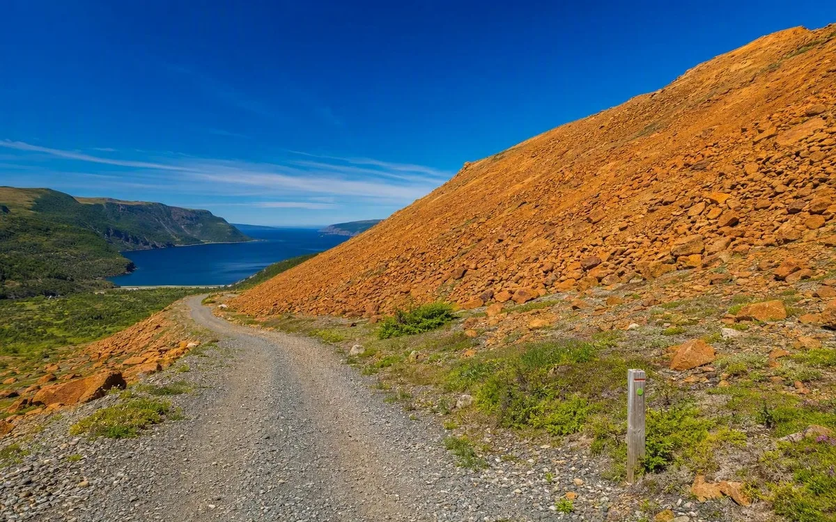 Vier kilometer langs de aardmantel op de Tablelands Trail