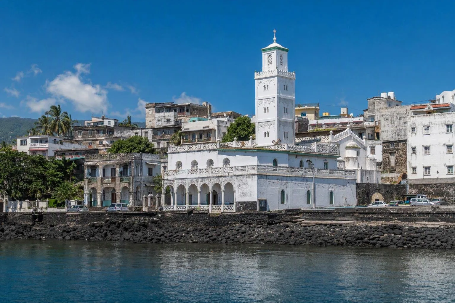 Badjanani, Moroni