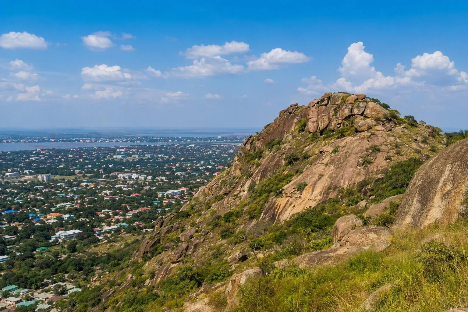 Jebel Kujur, Juba
